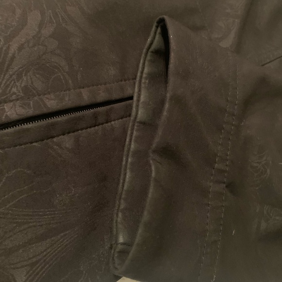 Lululemon “Dancers In The Snow” Apres Softshell raincoat size 10 black print - Picture 11 of 14